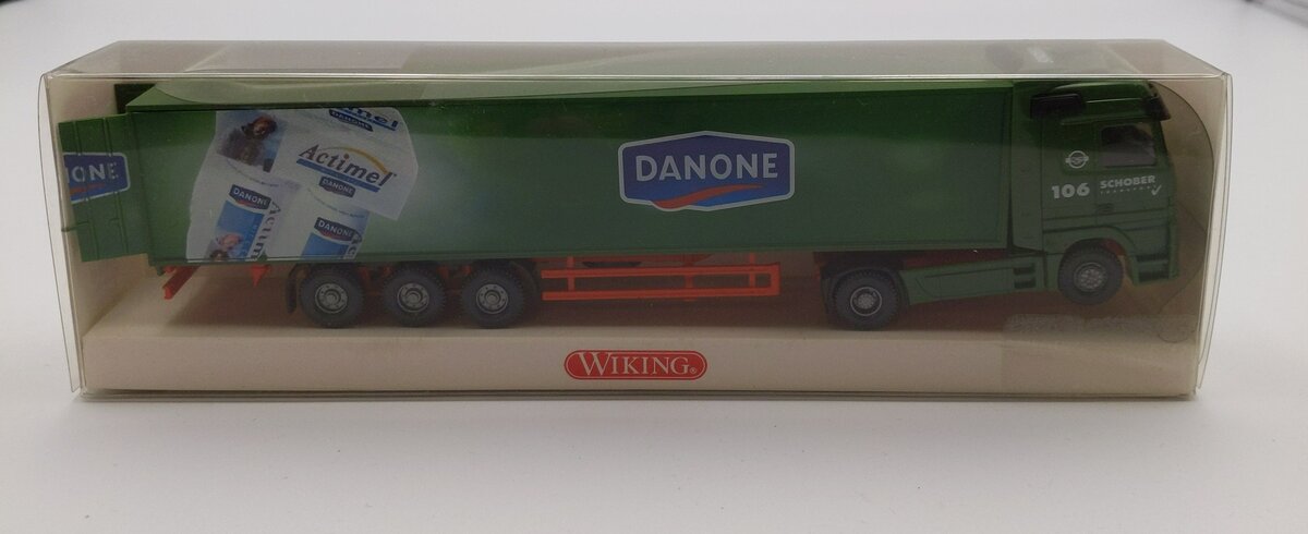 Wiking 528 1:87 Actros Refrigerator Truck Danone 2