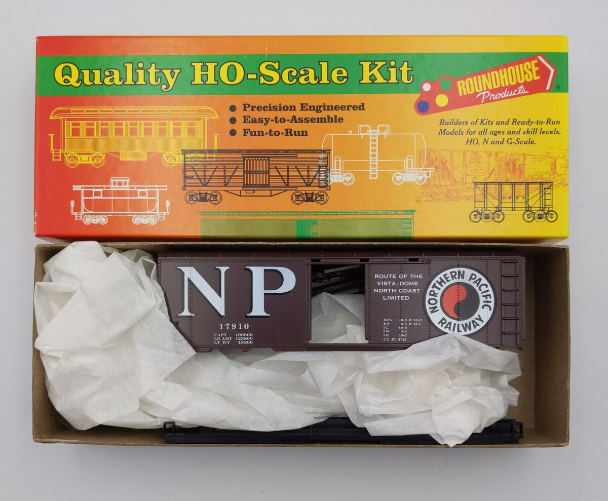 Roundhouse 01087 HO Northern Pacific 40' Boxcar Kit #17910