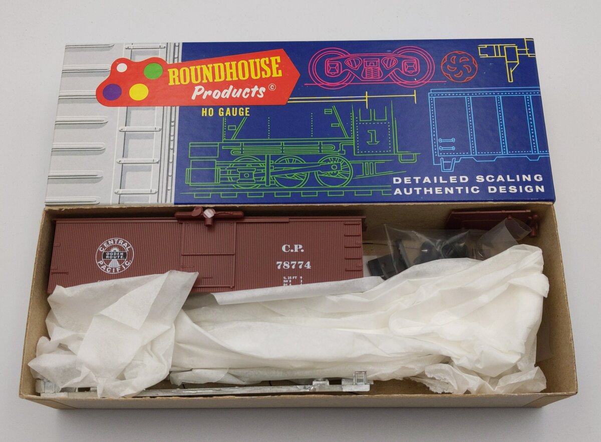 Roundhouse 3294 HO Central Pacific 36' Boxcar Kit