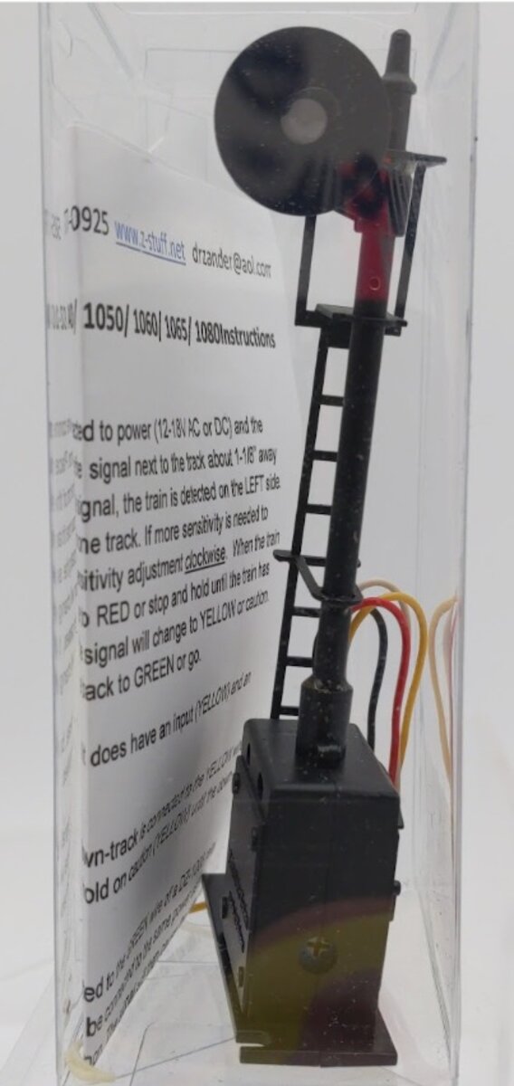 Z-Stuff DZ-1065 O Scale Searchlight Signal W/Buil-In IR Sensor & Control