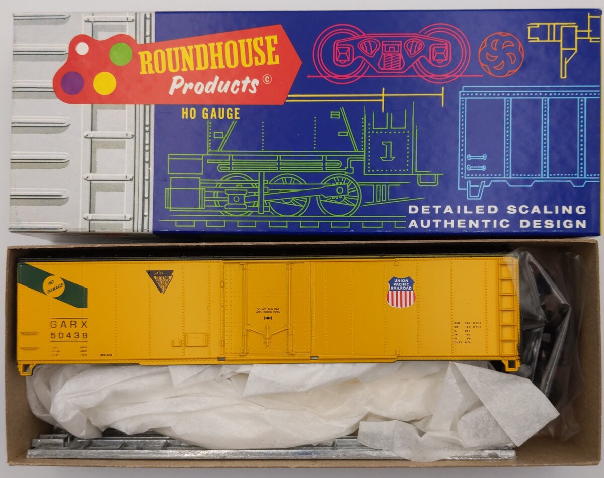 Roundhouse 1233 HO Union Pacific 50' GARX Boxcar Kit