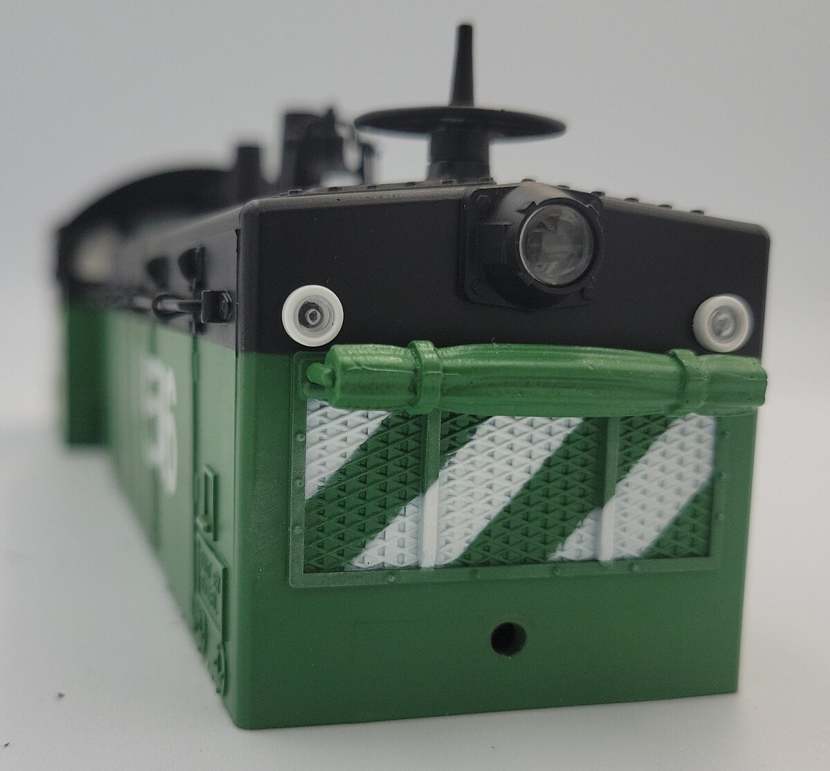Lionel 82164-2 Burlington Northern NW-2 Diesel Switcher Body Shell #546