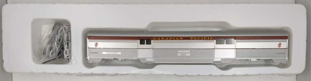 Con-Cor 0001-000749 HO Scale Canadian Pacific 70' Corrugated Sides Baggage Car