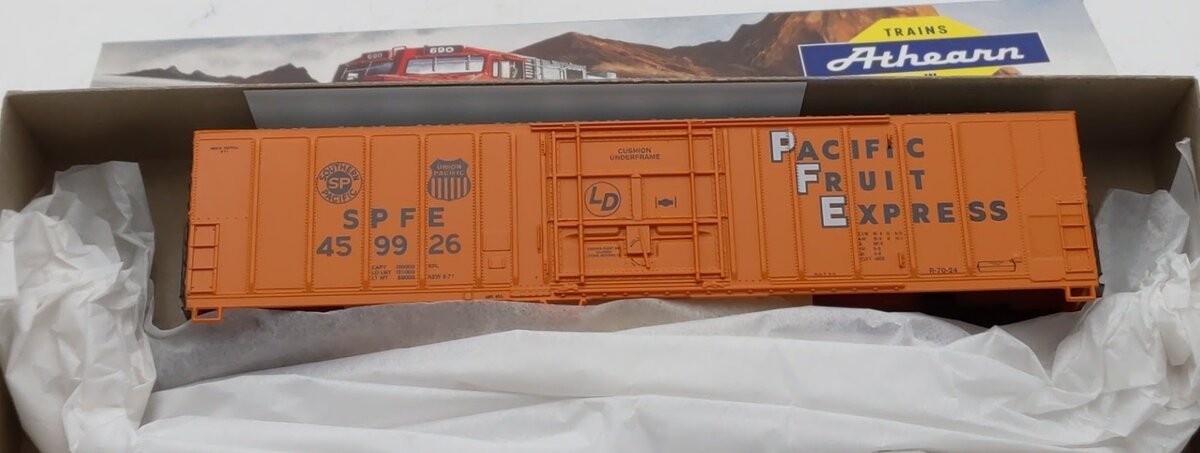 Athearn 2909G HO 57' Mech Reefer Pacific Fruit Express # 459926 Kit
