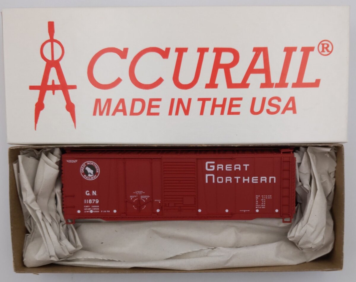 Accurail 3811 HO Great Northern 40' Combo Door Boxcar Kit