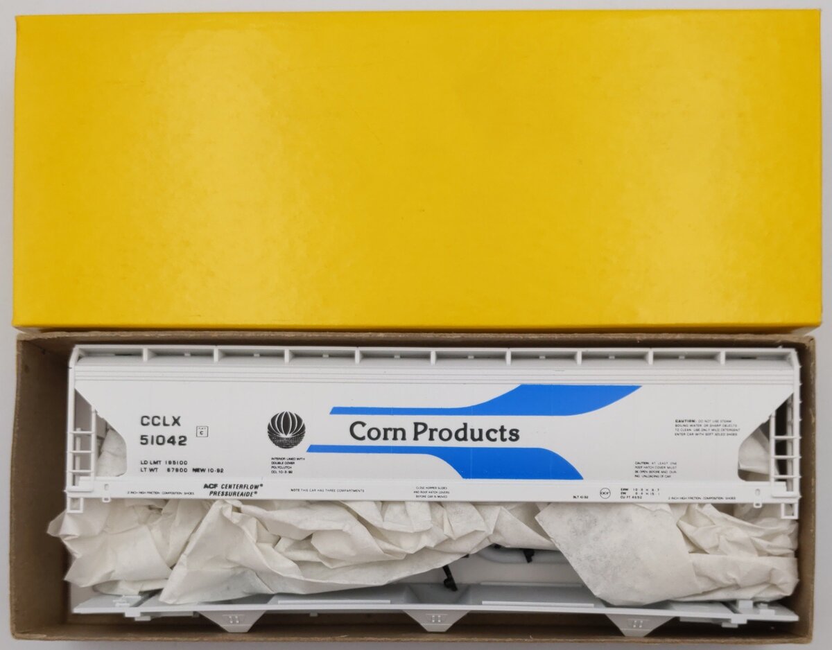 Accurail 1526 HO Corn Products ACF 3-Bay Covered Hopper Kit