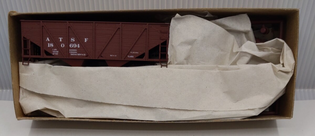 Accurail 2751 HO Scale Santa Fe Wood Side Twin Hopper Road #: 180694