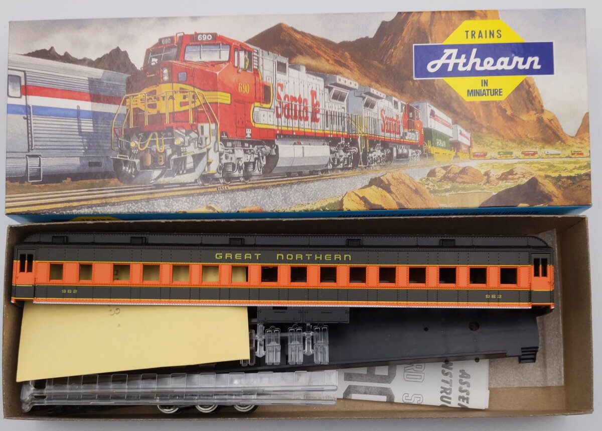 Athearn 2423 HO Great Northern STD Coach Cler Roof Kit