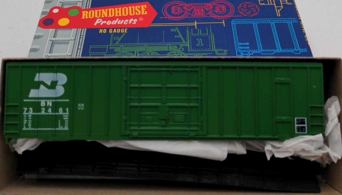 Roundhouse 7723 HO Burlington Northern 50'' FMC Plug Door Boxcar # 732461 Kit