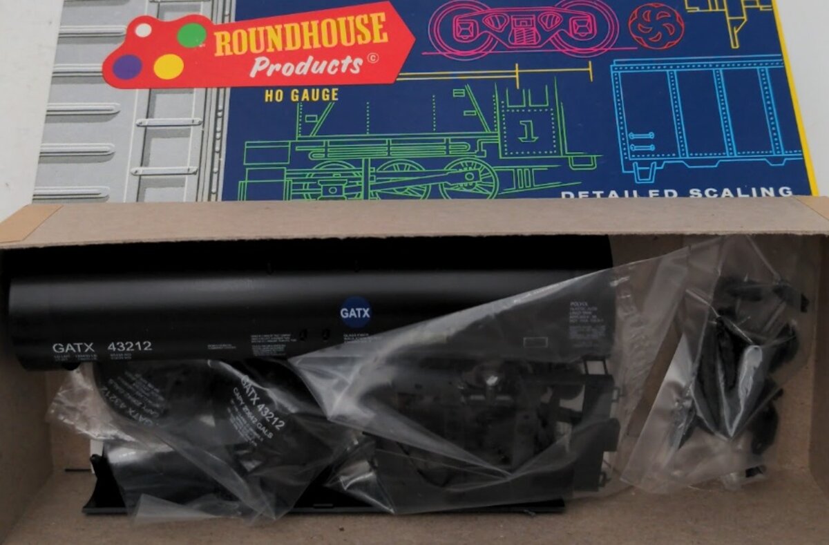 Roundhouse 7769 HO Black GATX 50' Tank Car # 43212 Kit