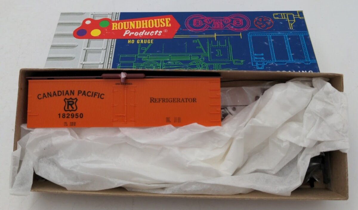 Roundhouse 3092 HO Scale Canadian Pacific 36' Old Time Reefer # 182950 Kit