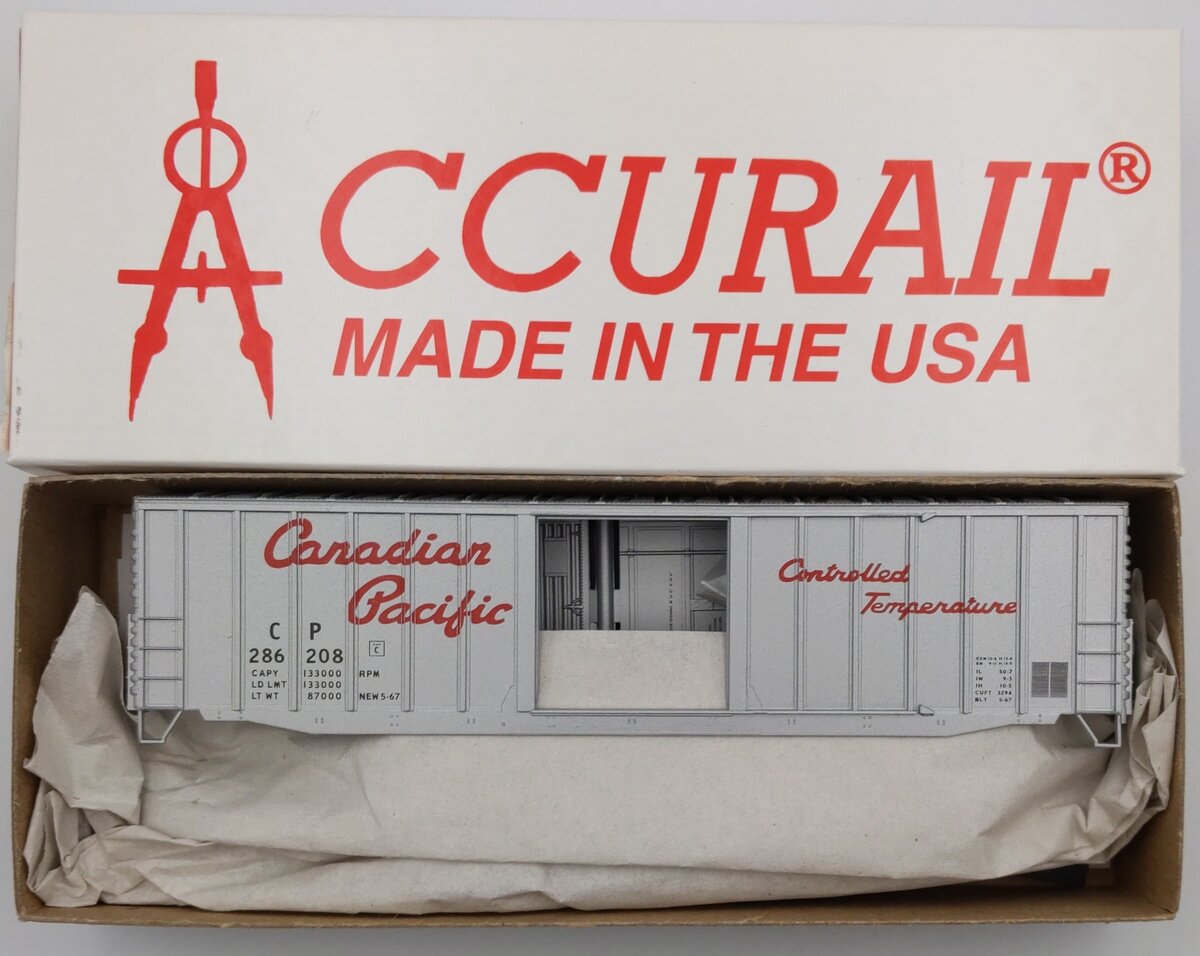 Accurail 5640.1 HO Canadian Pacific 50' Ext. Post Boxcar Kit