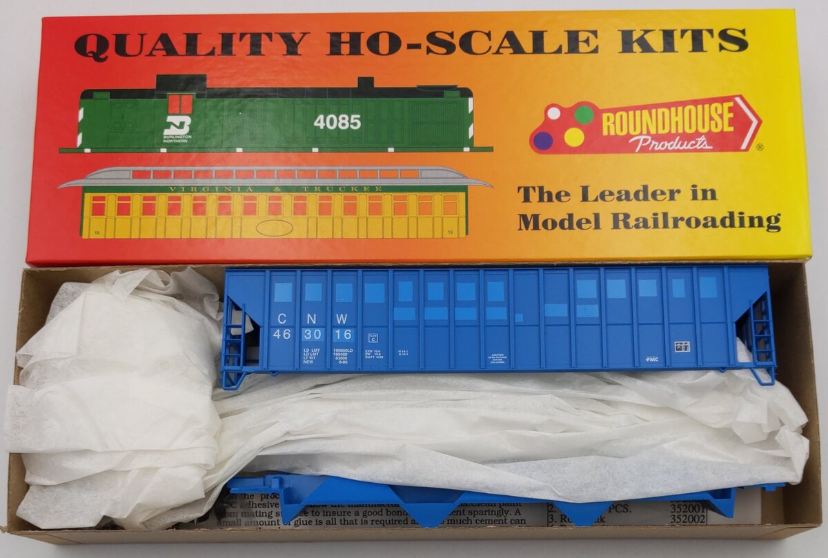 Roundhouse 7820 HO C&NW 50' FMC 3-Bay Hopper Kit