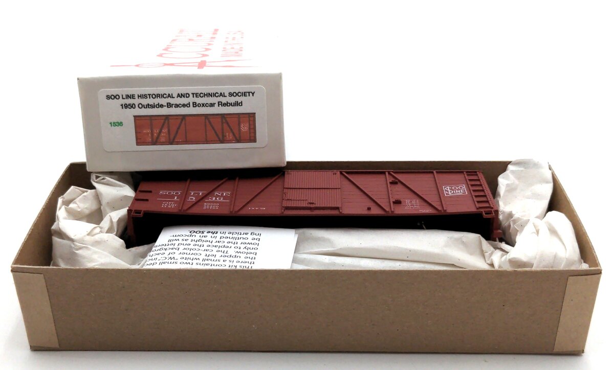 Accurail 1536 HO CB&Q - RPI 40' AAR Gold Box Car Kit
