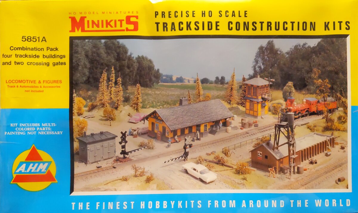 AHM 5851 A HO Trackside w/ 4 Trackside Buildings & 2 Crossing Gates Building Kit
