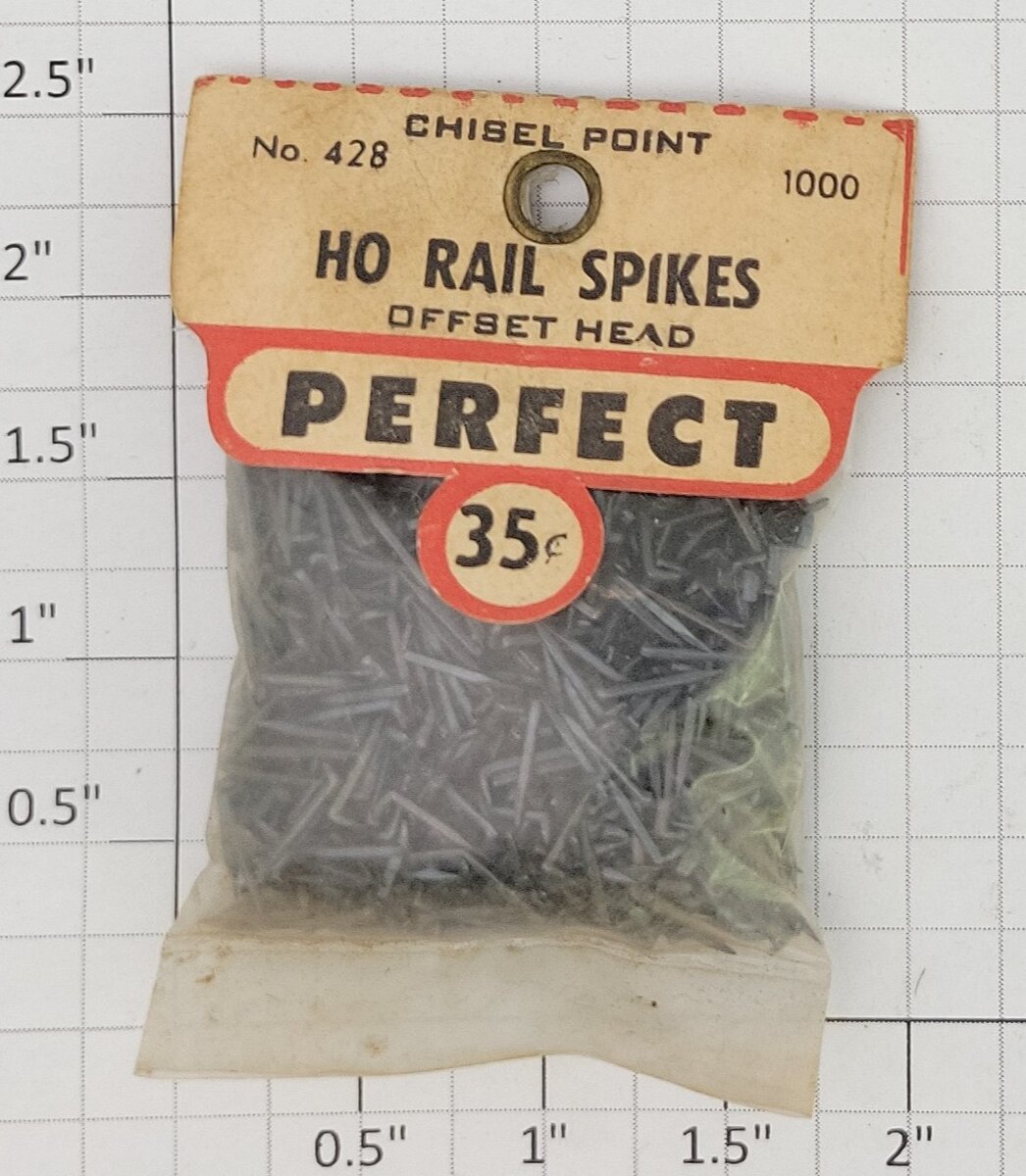 Perfect 428 HO Bag of Rail Spikes with Offset Head