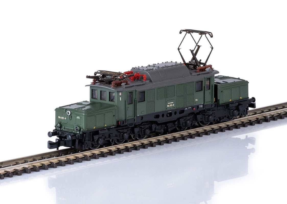 Marklin 81221 Z DB class 194 Electric Locomotive with Bnb 720 Commuter Car
