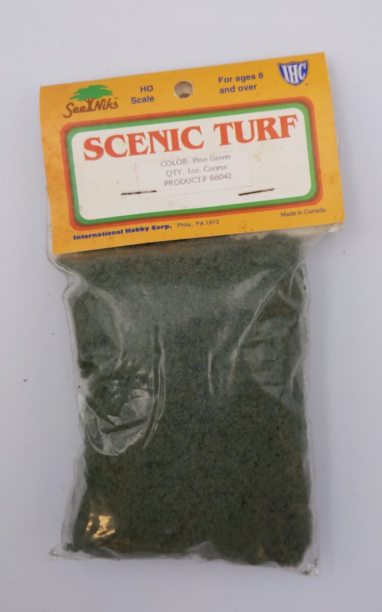 IHC 86042 HO Scenic Turf Pine Green Coarse Material 1oz