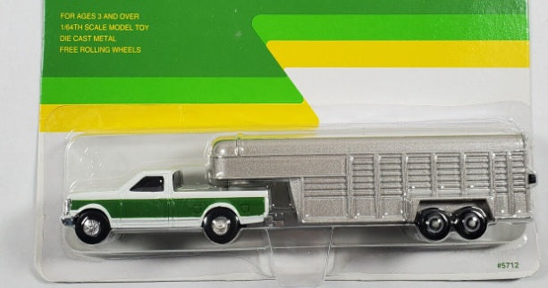 Ertl 5712 1:64 Scale John Deere 4WD Pickup with Livestock Trailer