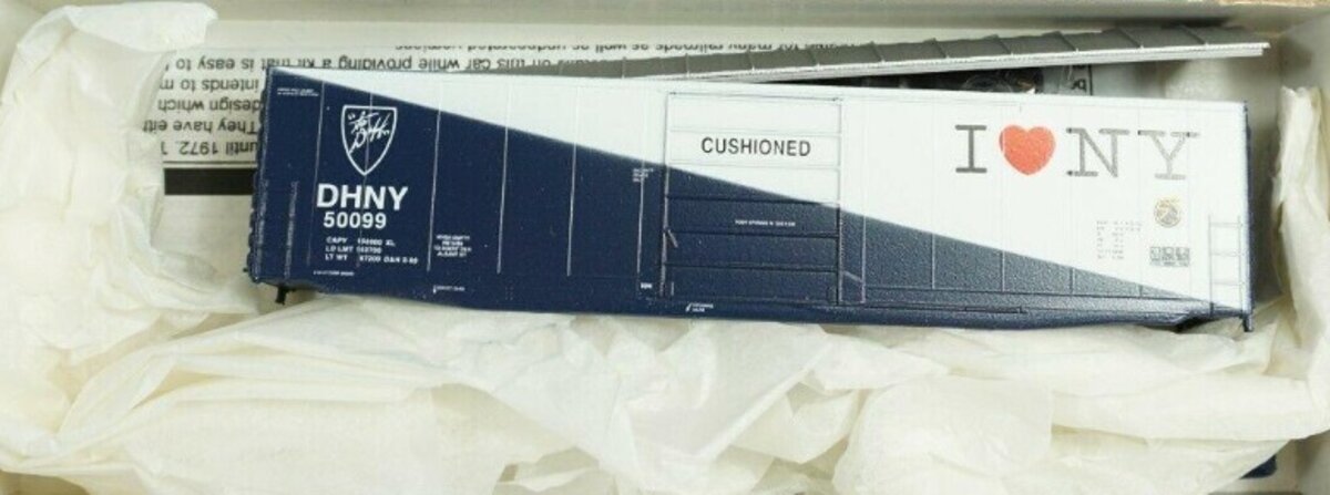 E&C Shops 9006-3 HO 50’ PS-1 Boxcar Delaware & Hudson ‘I Love NY’ # 50099 Kit