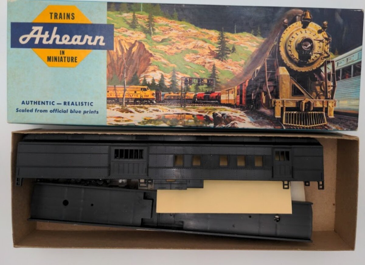Athearn 1840 HO Scale Black Standard Baggage Passenger Car Undecorated Kit