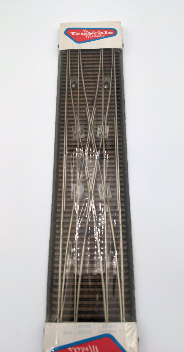 Tru-Scale 1178 HO Ready Track Code 100 Nickel/Silver Double Crossover Track