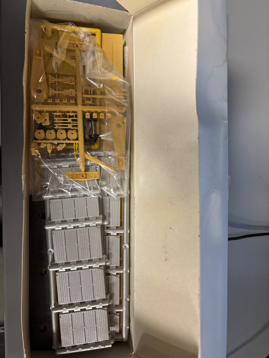Custom Rail 4506 HO 89' 4" Tri-Level Auto Rack C & NW