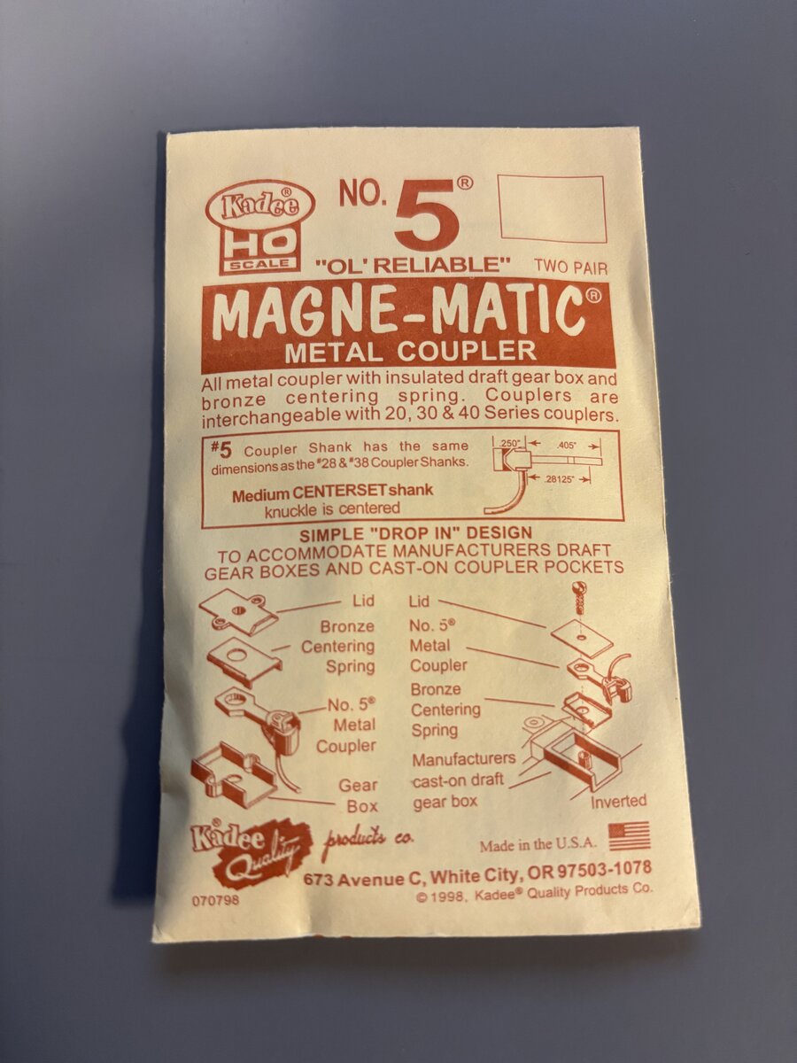 Kadee 5 HO Magne-Matic Metal Coupler Two Pair