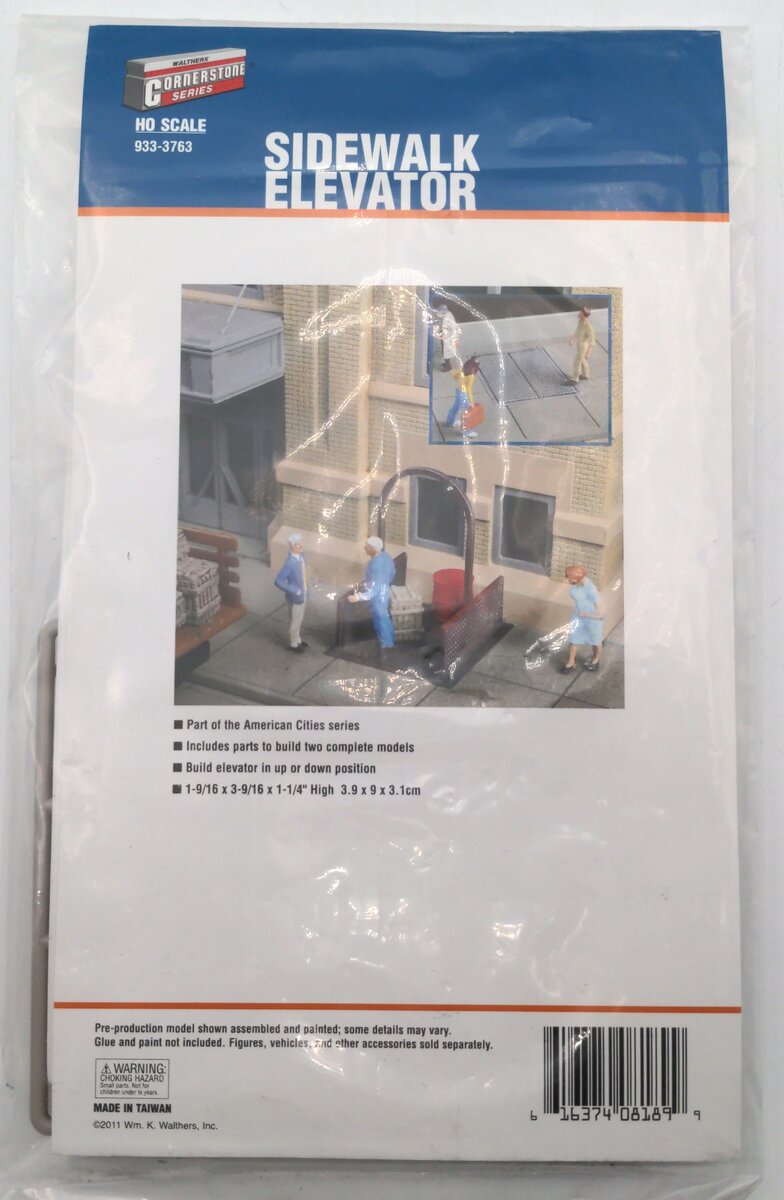 Walthers 933-3763 HO Sidewalk Elevator