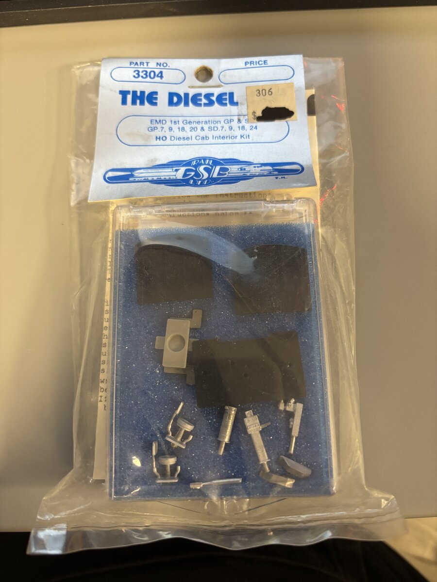 GSB Rail Associates 3304 HO Diesel Cab Interior Kit
