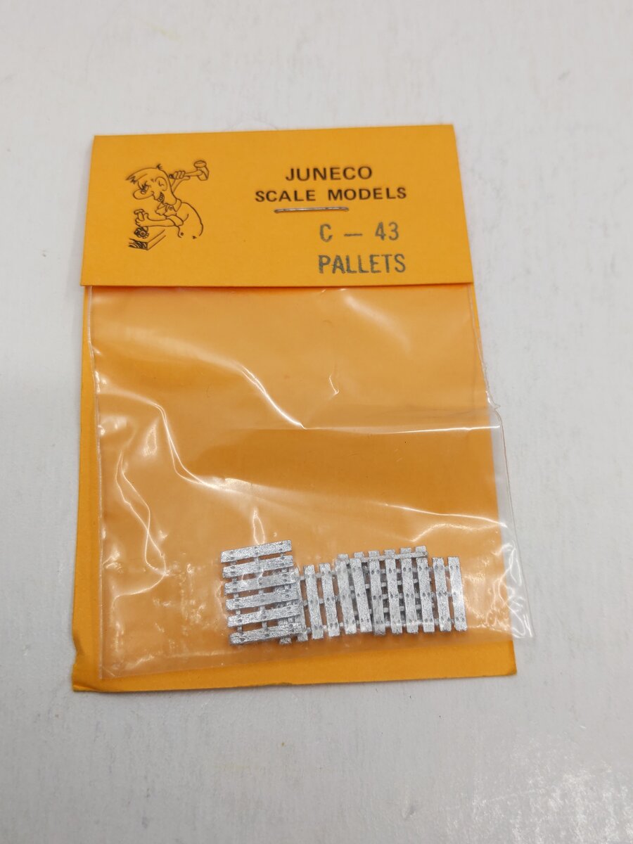 Juneco Scale Models C-57 HO Scale Metal Casting Brooms (Pack of 4)