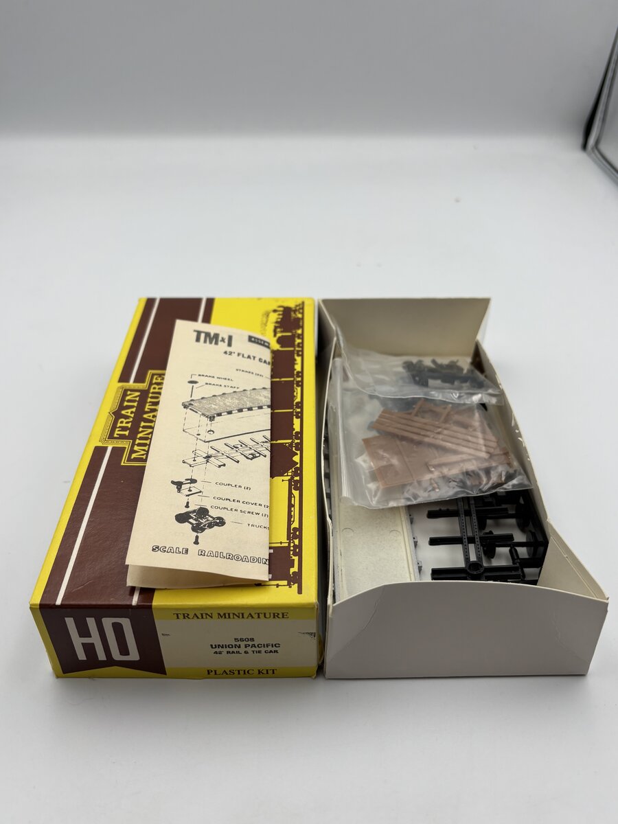 Train Miniature 5608 HO Union Pacific 42' Rail & Tie car