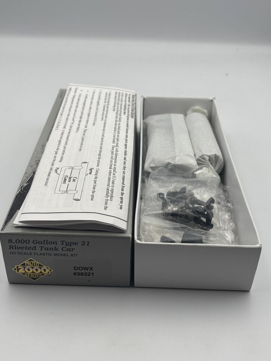 Proto 2000 38321 HO 8,000 Gallon Type 21 Riveted Tank Car