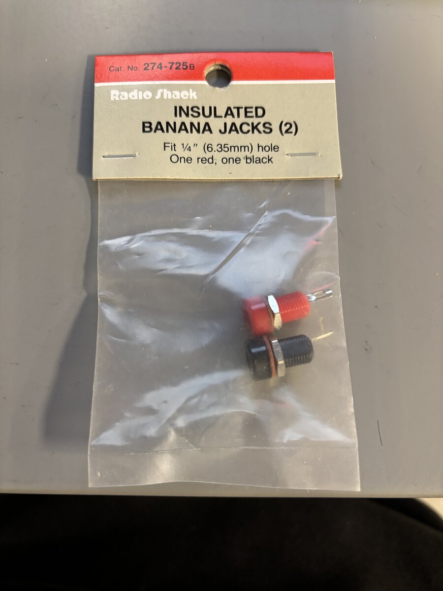 Radio Shack 274-725 Insulated Banana Jacks (Bag of 2)