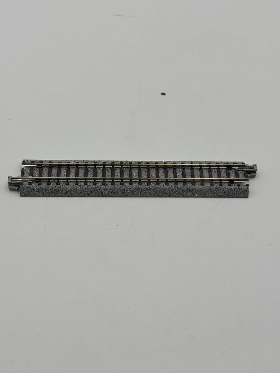 Kato S124 N Scale UniTrack 124mm 4 7/8" Straight Track Single Piece