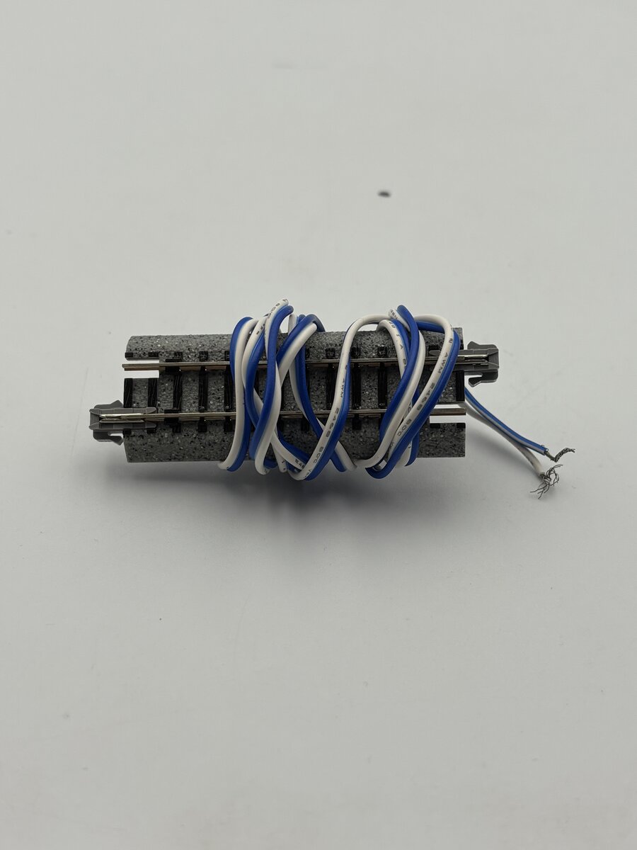 Kato S64 N-Scale UniTrack 64mm - #4 Turnouts Adapters With Power Cord
