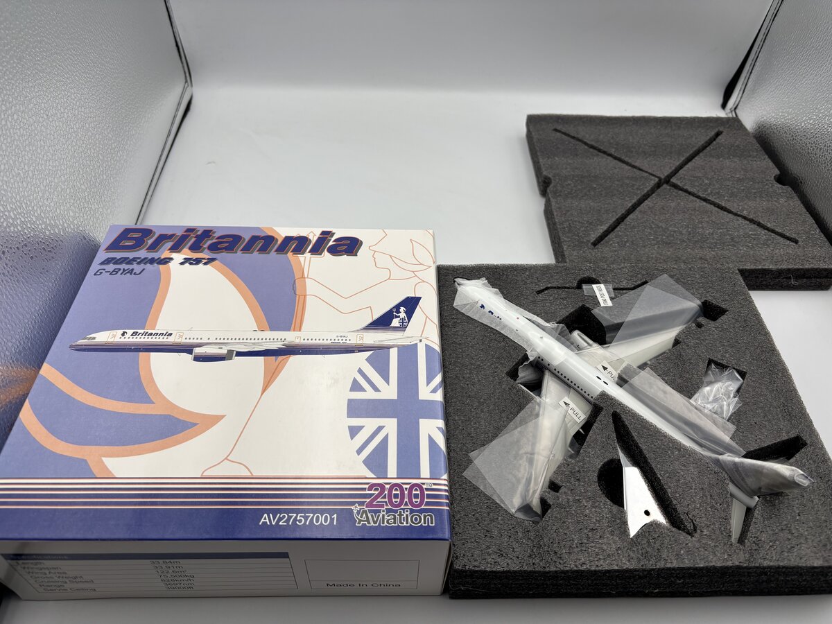 Aviation 200 AV2757001 BRITANNIA AIRWAYS Boeing 757-200 G-BYAJ 1:200