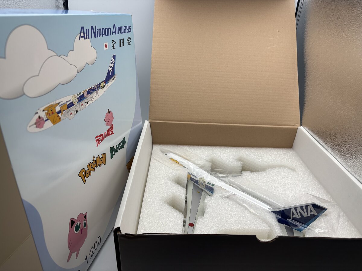 ANA 44424E Boeing 747-481 Pokemon 1:200