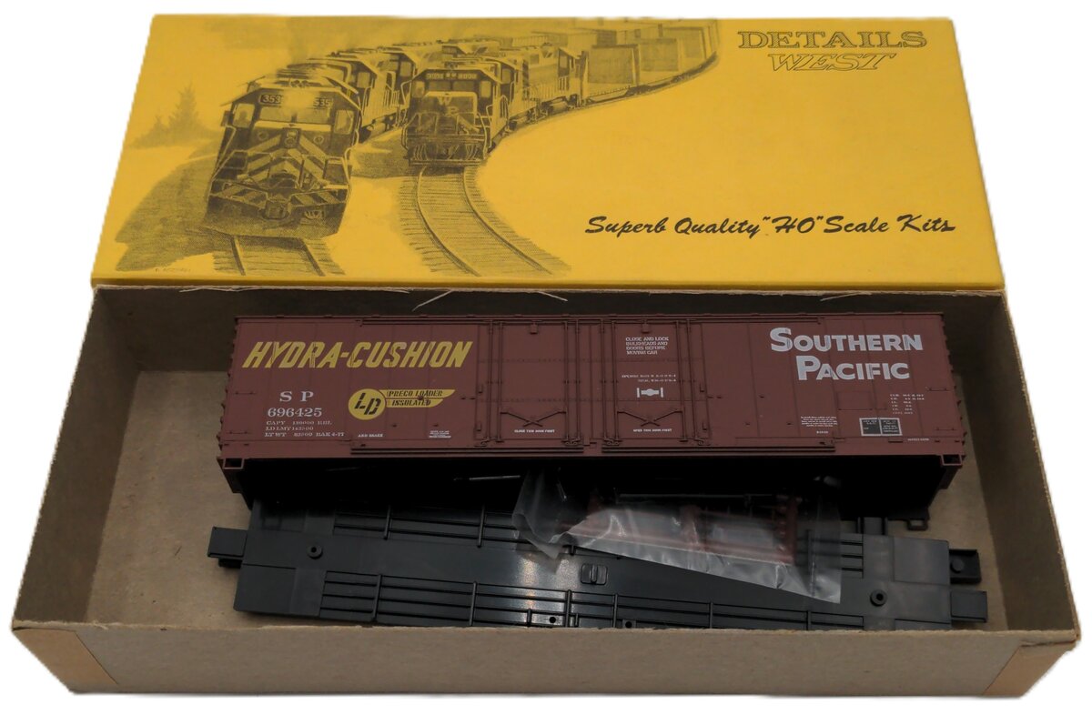Details West BC-503 HO Southern Pacific 50' Double Plug Door Box Car Kit