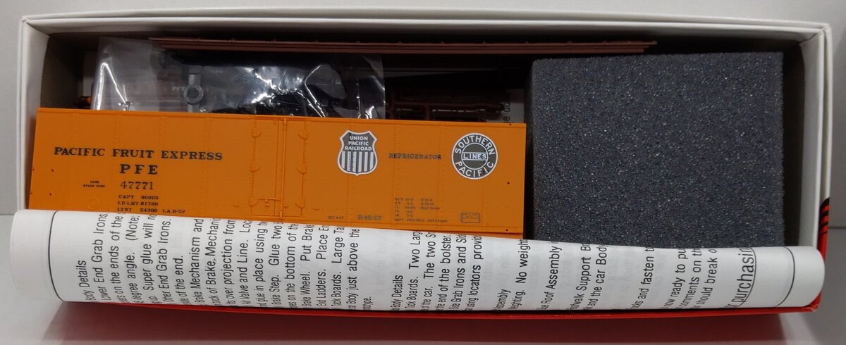 InterMountain 40532-08 HO Pacific Fruit Express Steel Sided Ice Bunker Car Kit