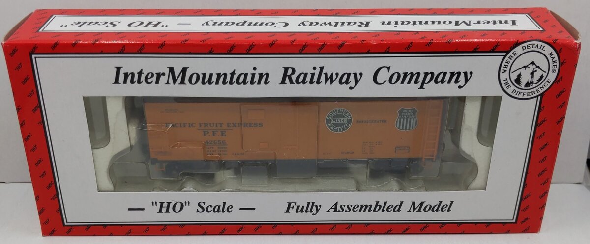InterMountain 42656 HO Pacific Fruit Express Black/White Refrigerator Car R40-10