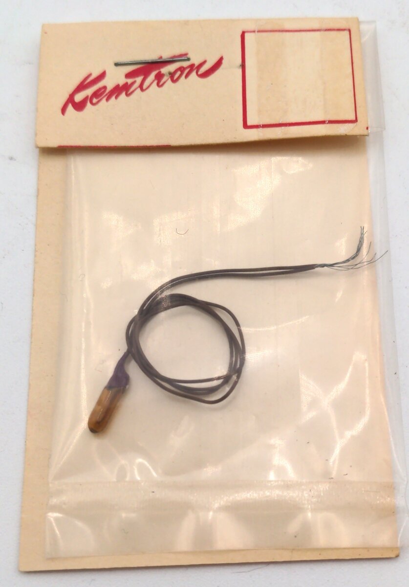 Kemtron 9406 G. O. W. 12 Volt Lightbulb