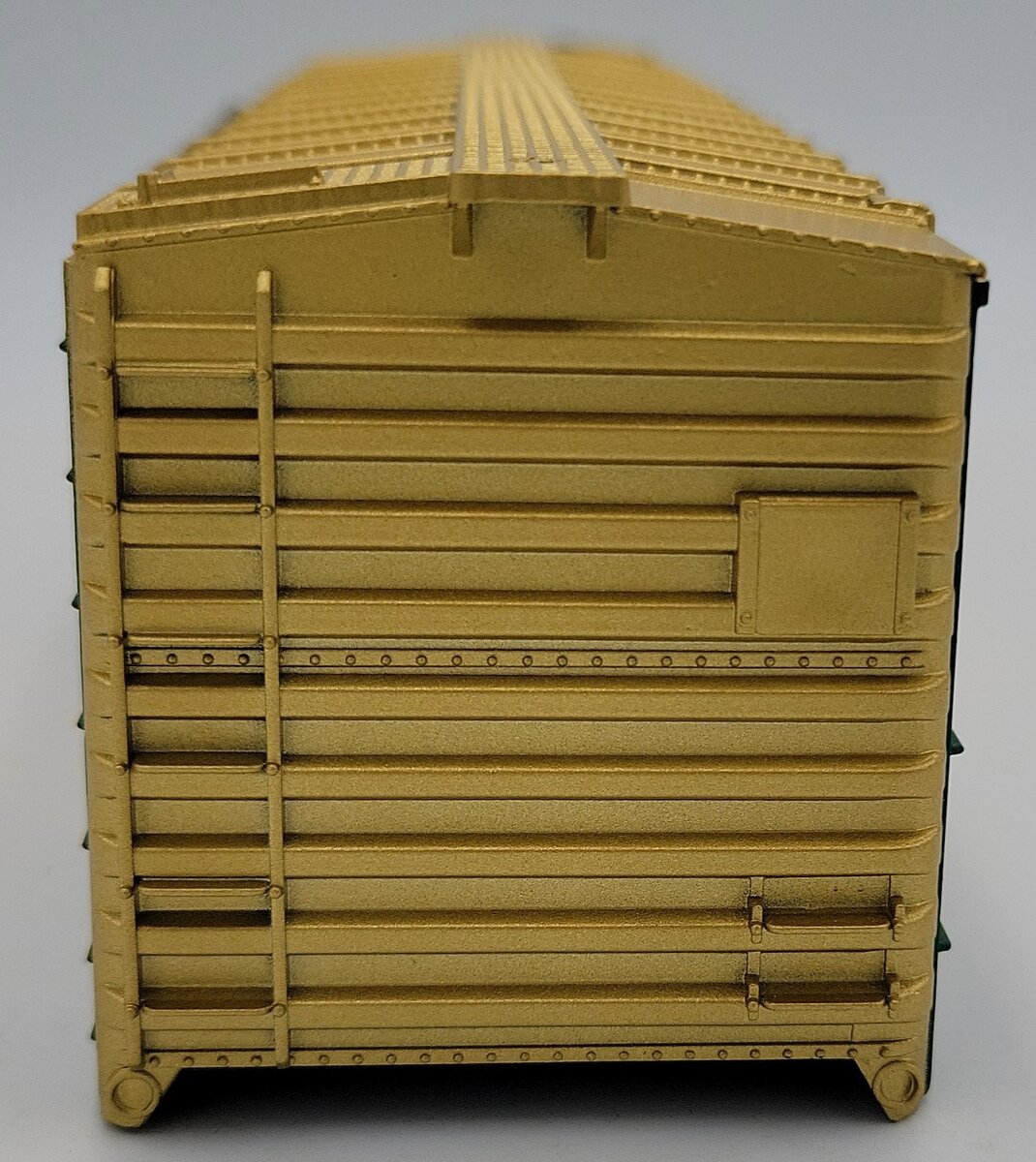 Lionel 9700-1 Painted Green and Gold O Gauge 1998 Christmas Boxcar Shell
