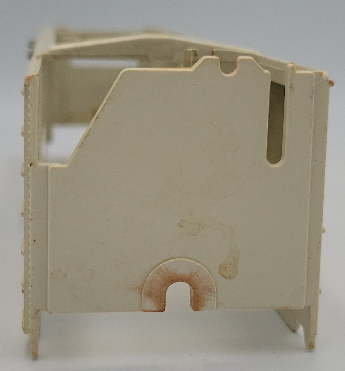 Lionel 36621-1 Automatic Milk Car Shell with Door Guides