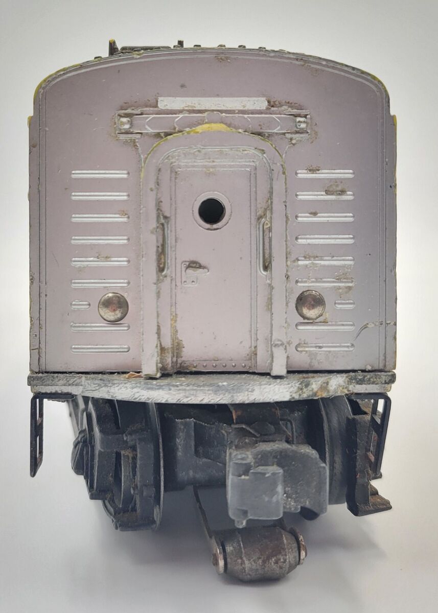 Lionel 2023T Union Pacific Silver & Gray Alco "T" Unit