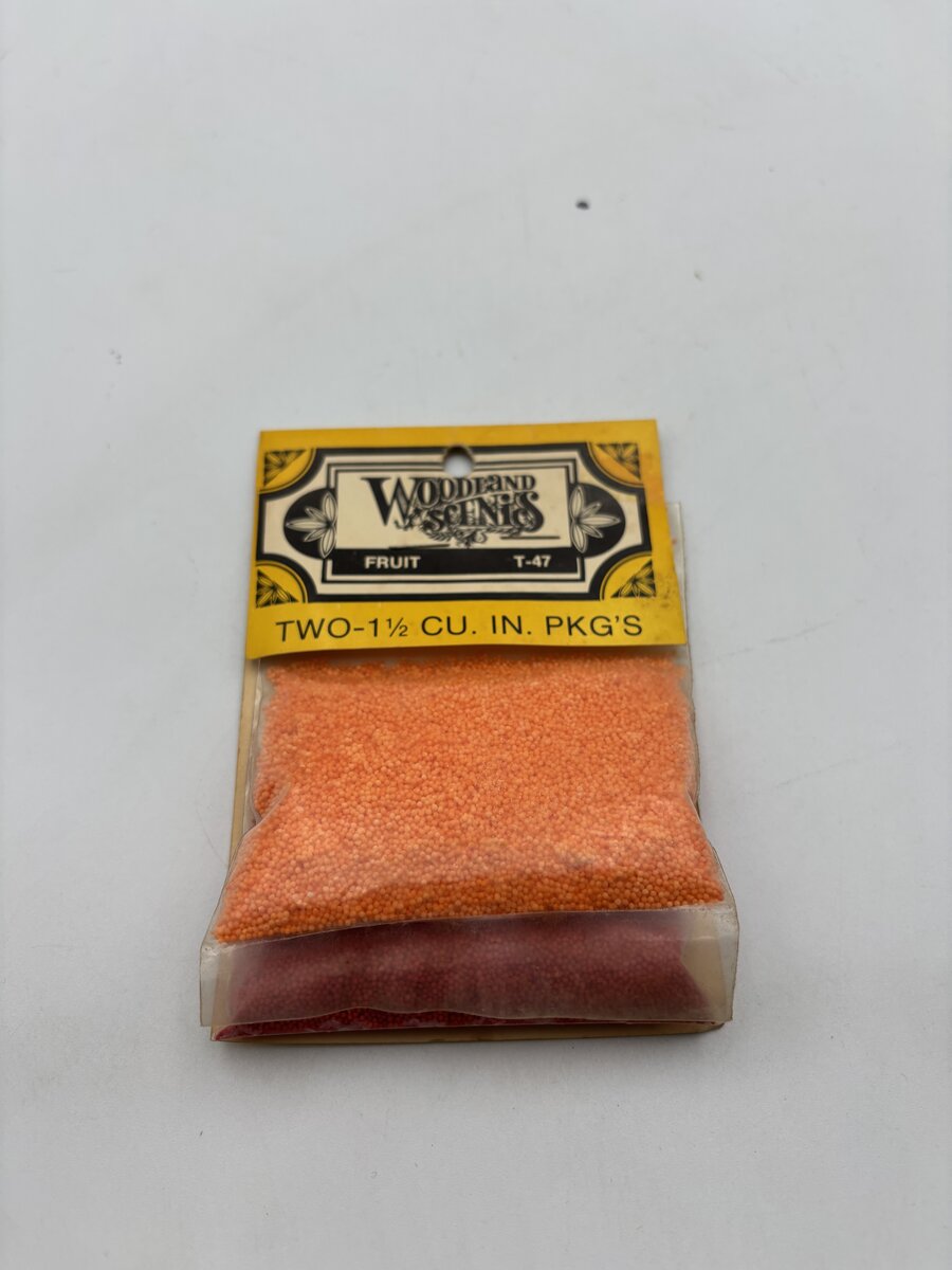 Woodland Scenics T-47 HO Scale Apples & Oranges Fruit (Pack of 2)