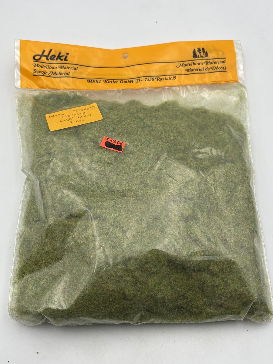 Heki 3360 Flocking Light Green 7Oz Scenic Material
