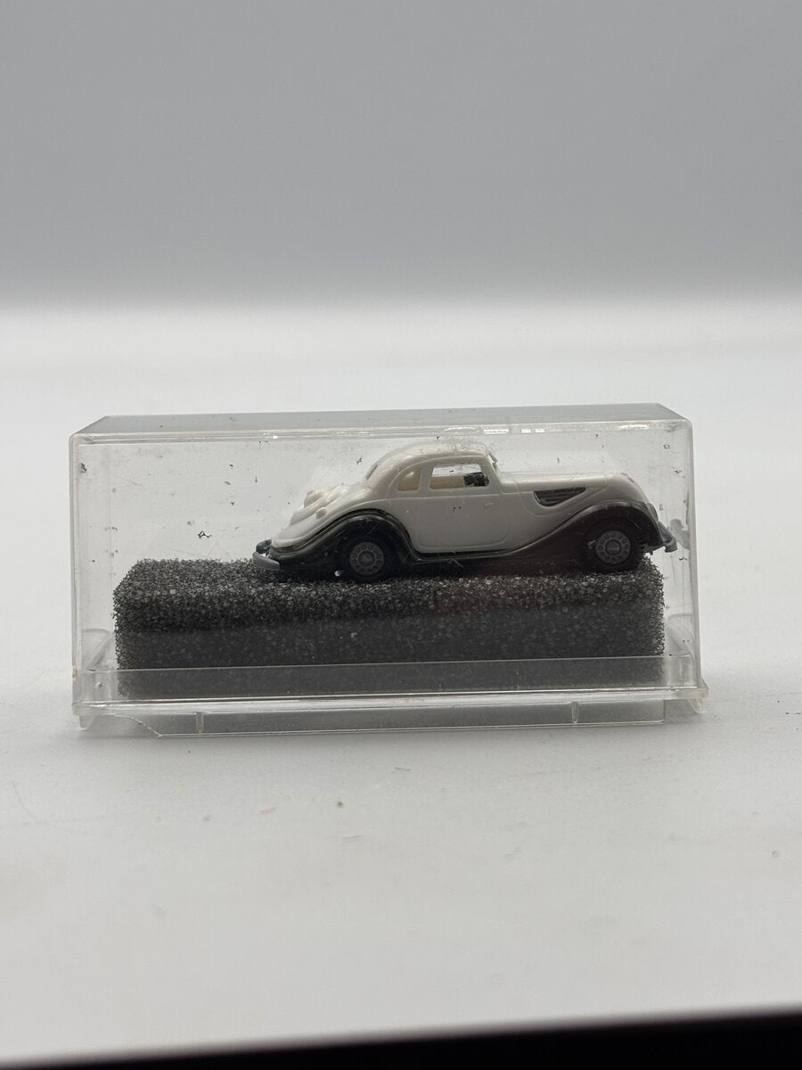 Revell 82003 BMW 327 Hardtop Coupee