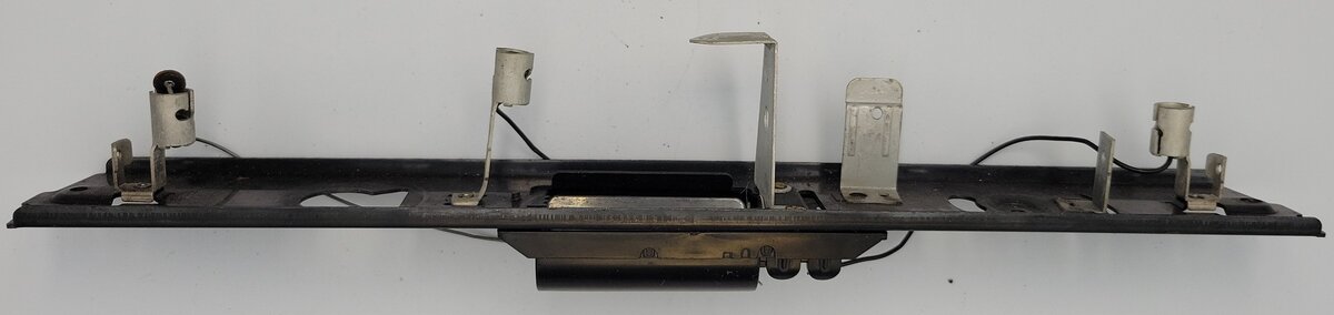 Lionel 400-35-1 Budd Car Frame w/ Wired Lamp Sockets and Battery Cover