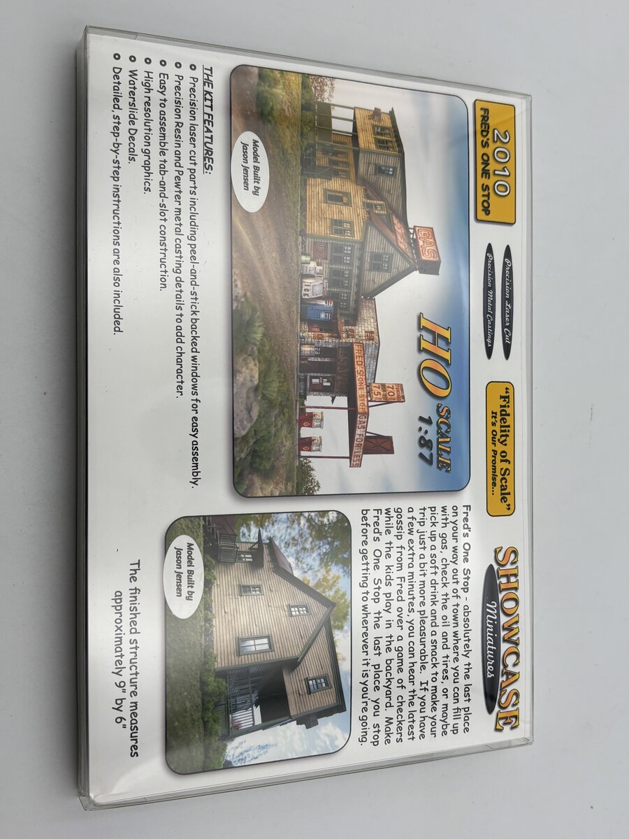 Showcase Miniatures HO Scale 1:87 Fred's One Stop Gas Station Build Kit